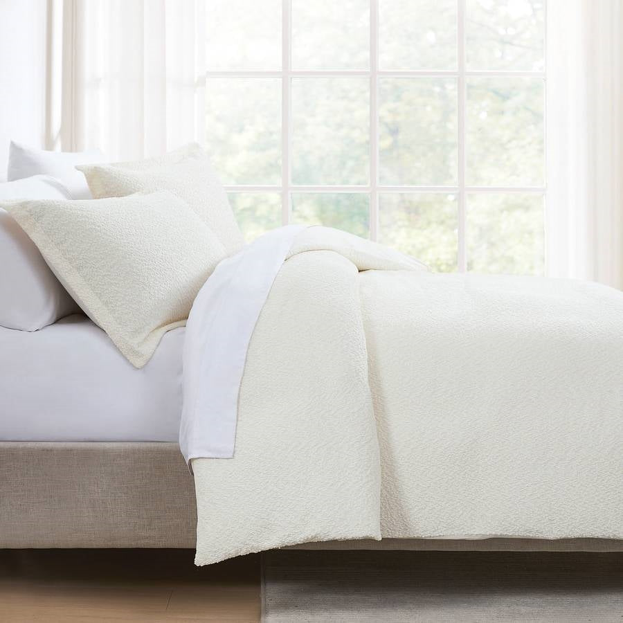 Full / Queen 3-Piece Off White Boucle Duvet Cover Set-2